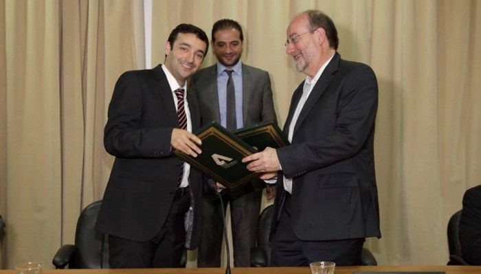 Signature-de-la-convention-de-partenariat-entre-l’Ecole-Polytechnique-et-l’ENIB-700x400 (1)